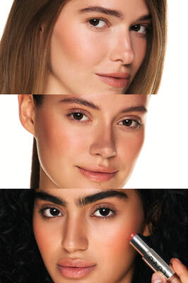 Lip + Cheek Stick Never shy